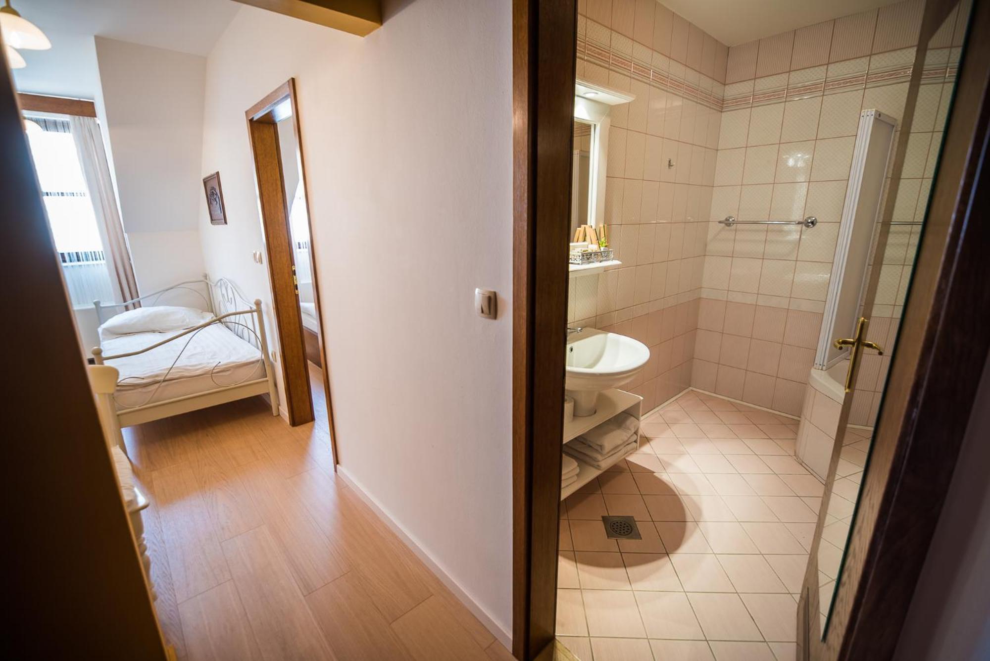 Splavar Rooms Brezice Ruang foto