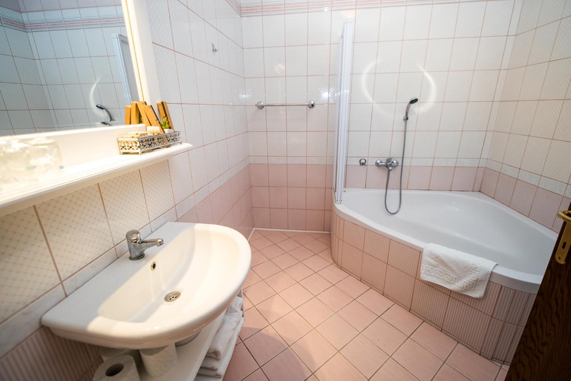 Splavar Rooms Brezice Ruang foto